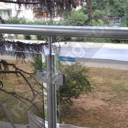 Парапет от инокс и стъкло